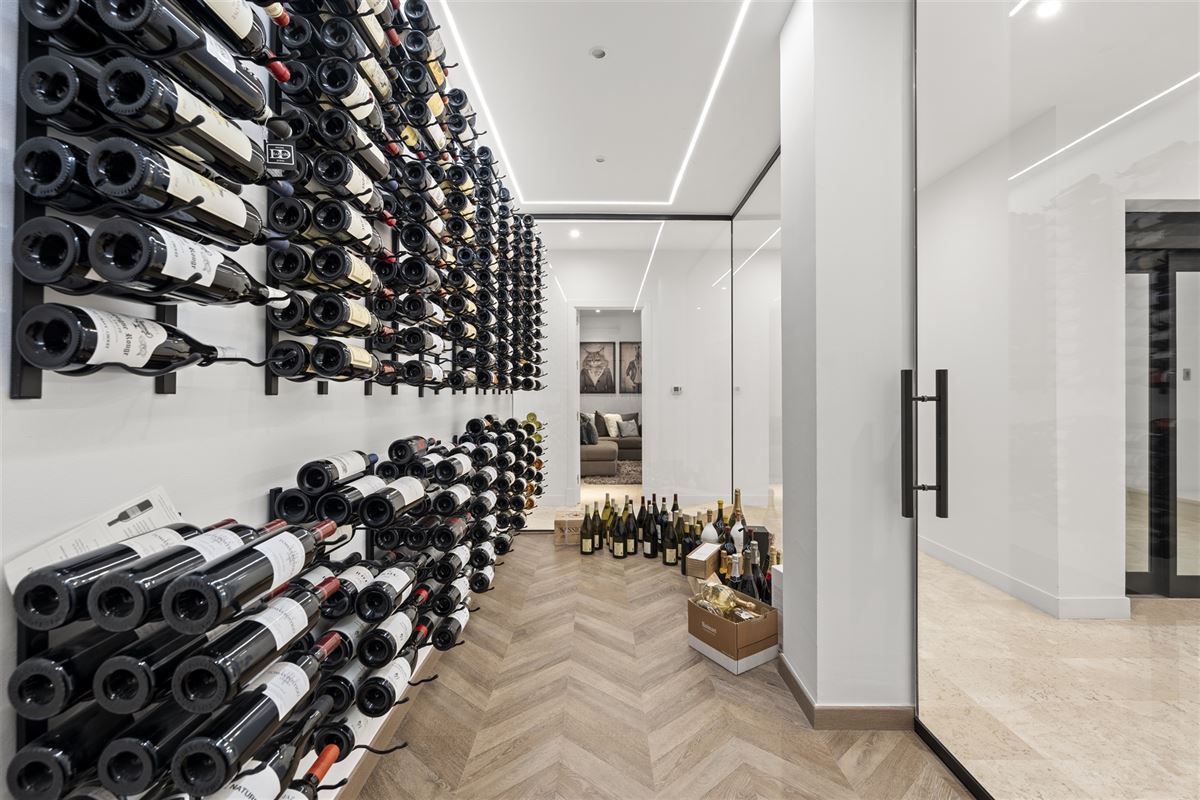 Villa moderne de 6 chambres à coucher à l'Hacienda Las Chapas à Marbella Est