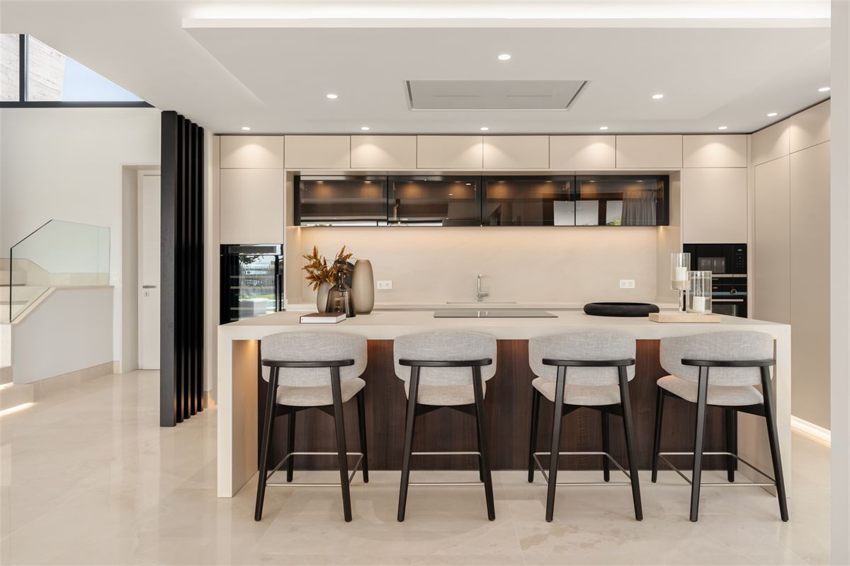 Modern 5-bedroom villa in Lomas del Virrey, Marbella