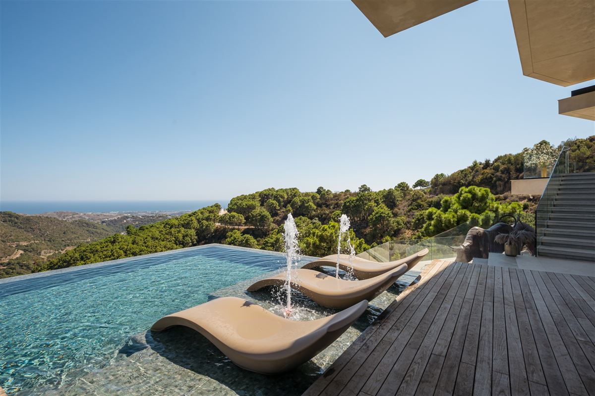 Newly built luxury eco-villa with panoramic sea views in the beautiful Monte Mayor area, Benahavis