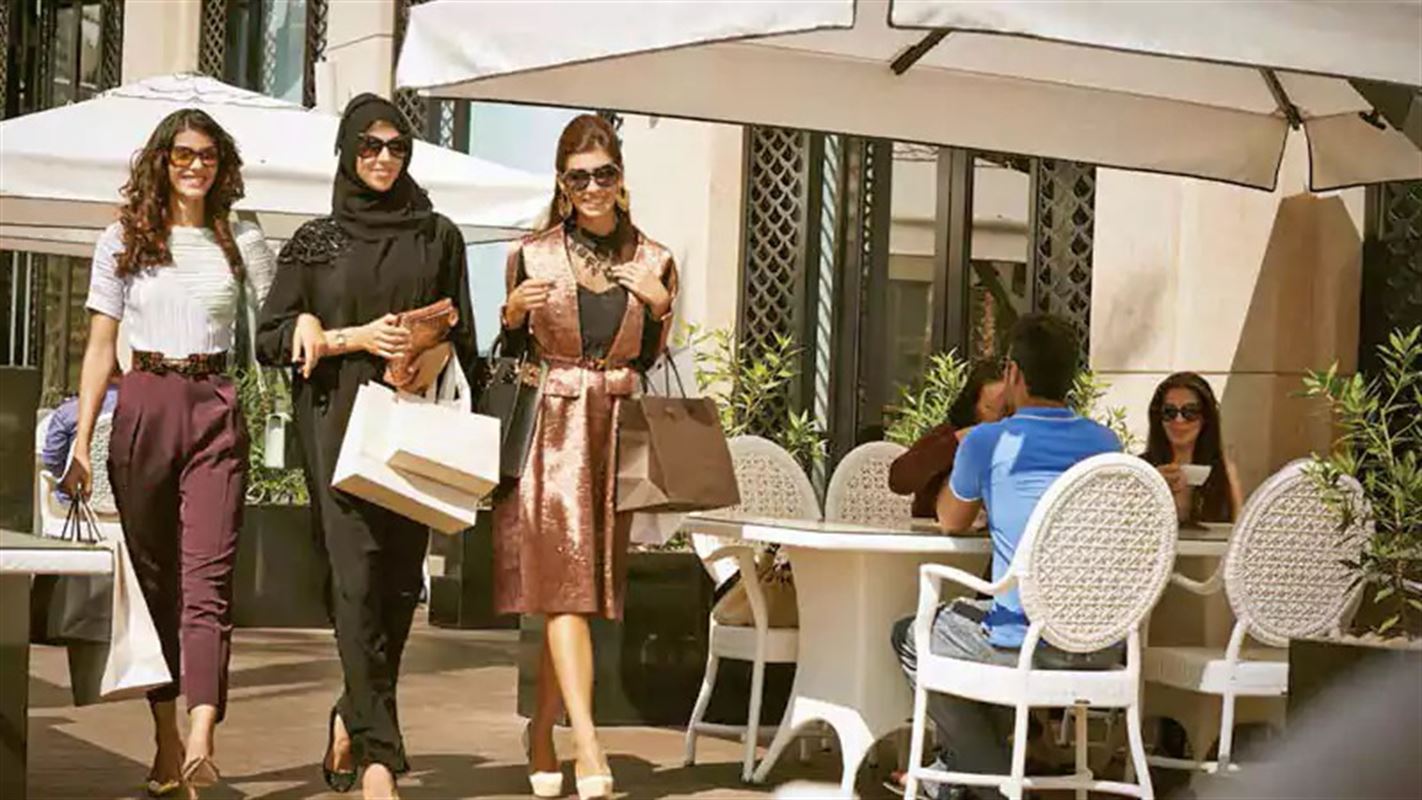 Viewpoints on the promenades