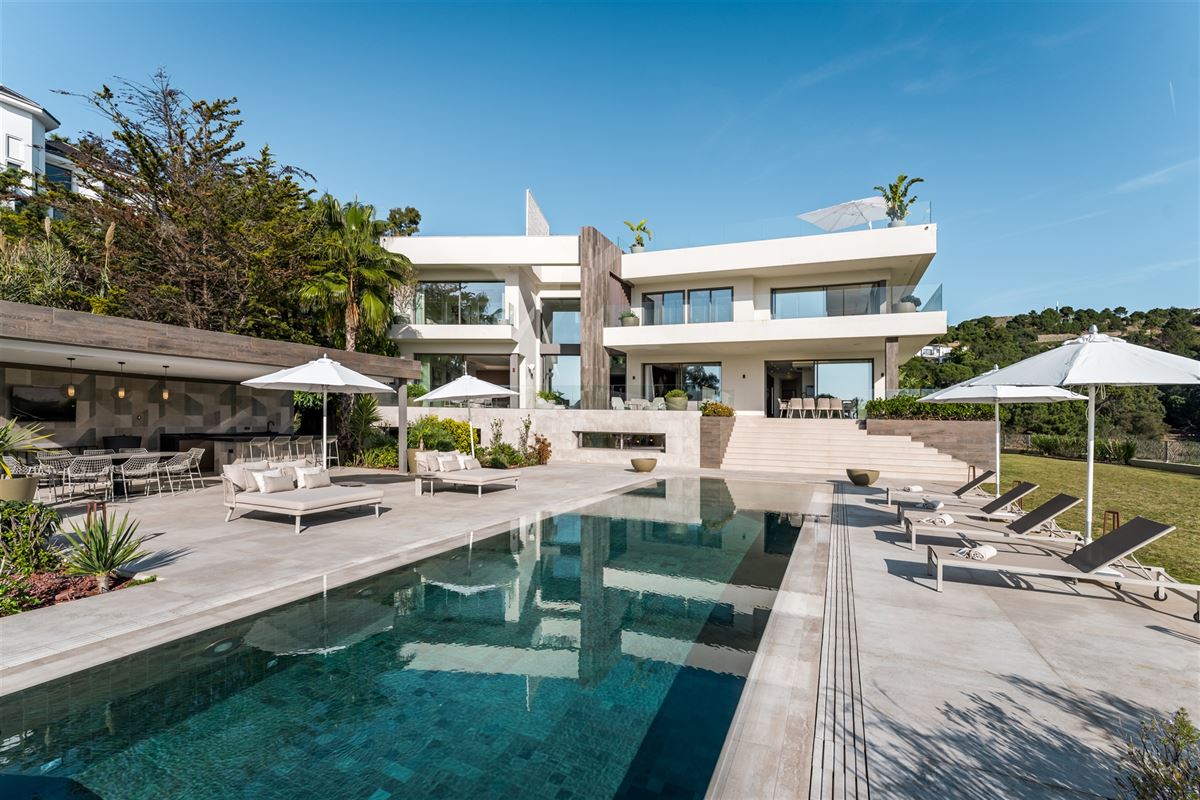 Moderne villa met uitzicht in La Zagaleta, Benahavís