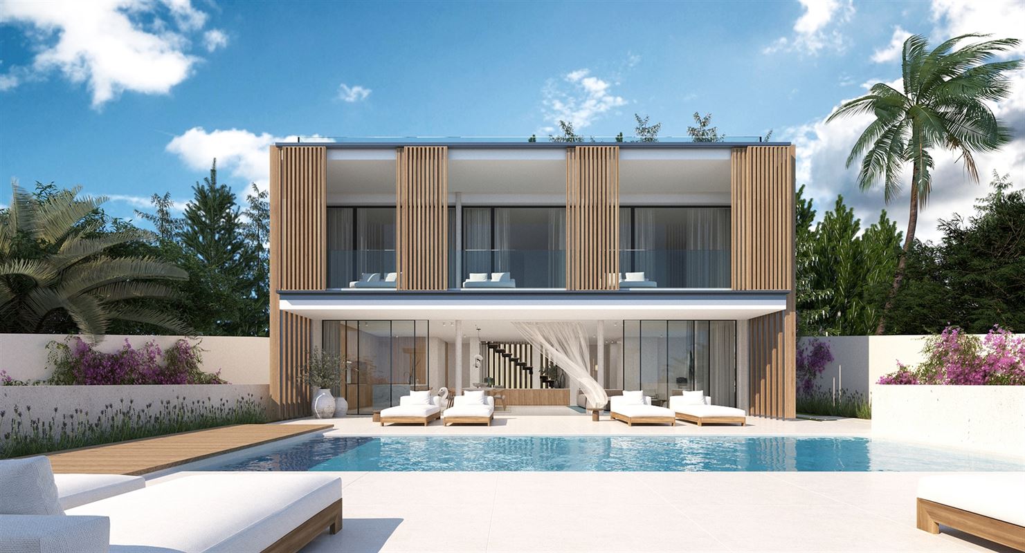 Luxe villa's te koop, eerste lijn in Cap Martinet