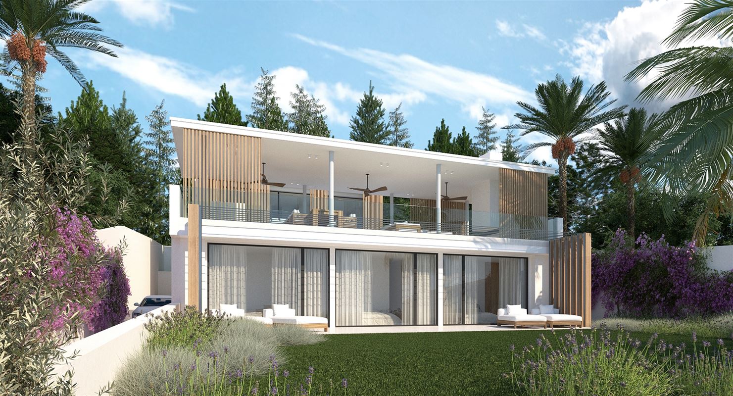 Luxe villa's te koop, eerste lijn in Cap Martinet