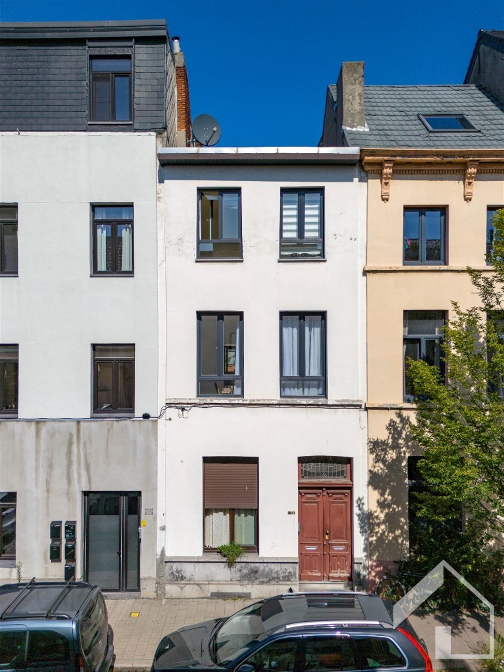 Ruime woning (190 m²) met tuin en veel potentieel