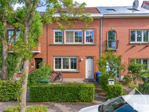 RUIME WONING MET 4 SLAAPKAMERS