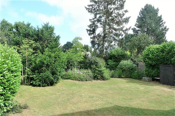 Rustig gelegen open bebouwing met tuin