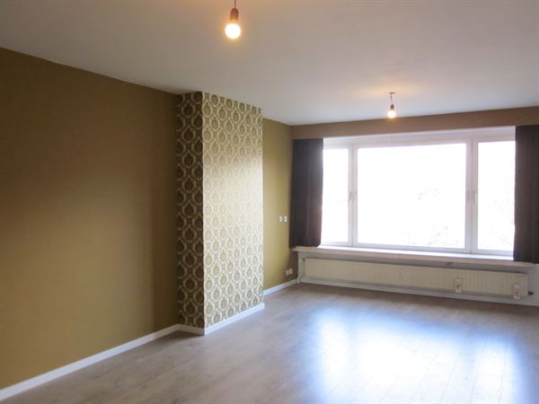 GOED GELEGEN APPARTEMENT MET GARAGE