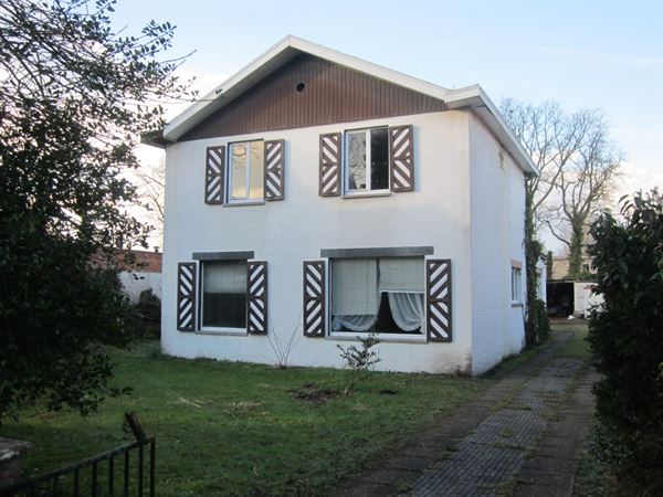 CHARMANTE VRIJSTAANDE WONING NABIJ CENTRUM BRASSCHAAT