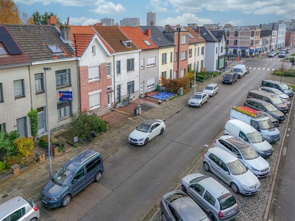 WONING MET 4 SLAAPKAMERS