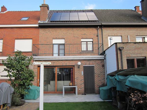 GOED GELEGEN WONING MET 3 SLAAPKAMERS