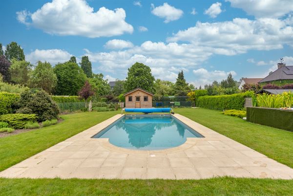 Ruime villa met grote tuin