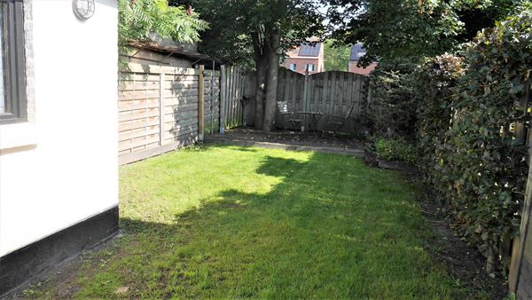 Charmante, zeer goed gelegen woning met tuin
