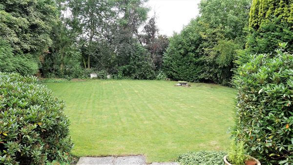 Ruime villa / landhuis met grote tuin
