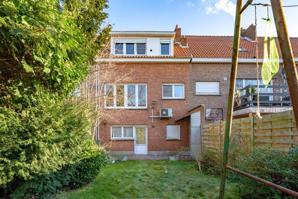 Gezinswoning met 3 slaapkamers, tuin en garage