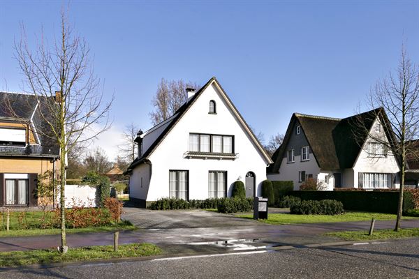 GEZELLIGE VILLA MET ZWEMBAD EN ATELIER