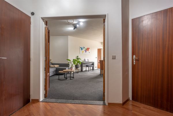 MOOI APPARTEMENT MET 2 SLPK