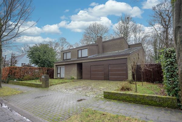 Ruime villa met tuin op het zuiden