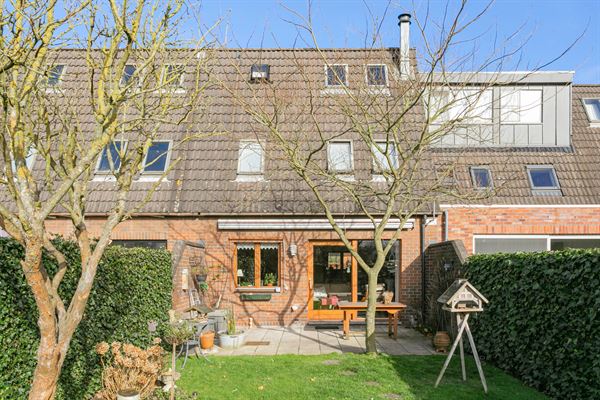Goed onderhouden woning met 3 slaapkamers en garagebox