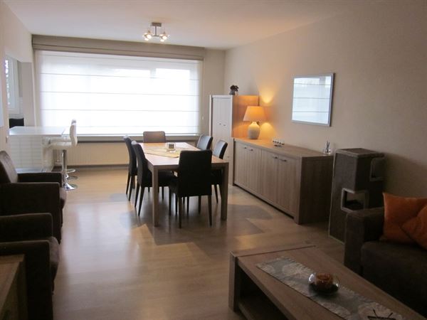 GERENOVEERD APPARTEMENT MET 2 SLAAPKAMERS