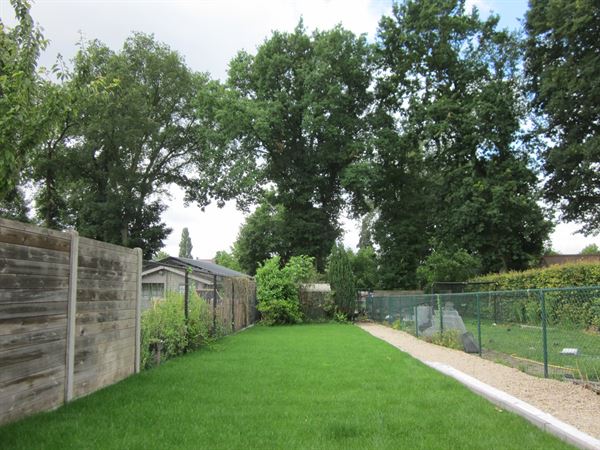 GERENOVEERDE WONING MET ACHTERINGANG