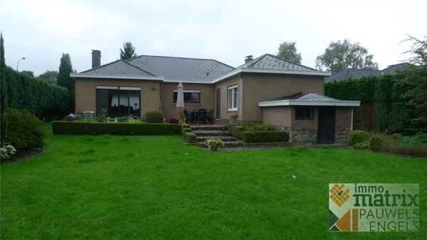 Ruime villa alles gelijkvloers met zicht op park