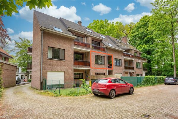 Ruim 2 slaapkamer appartement met garagebox te Essen