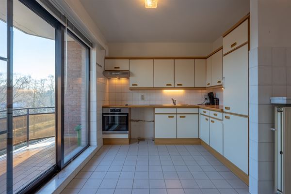 Ruim appartement met 3 slaapkamers, een lift, garage en terras