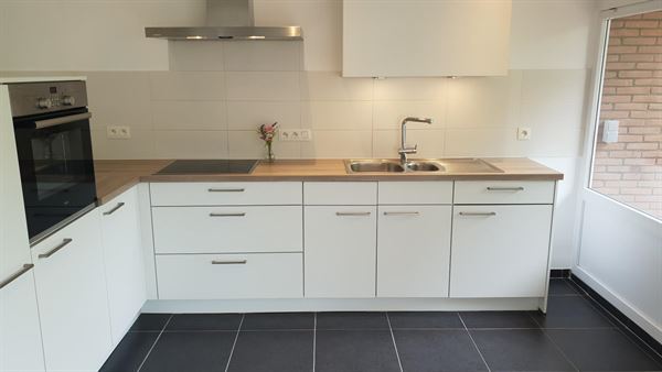 GERENOVEERD APP. HOB 3 SLPK. MET TUIN EN GARAGE