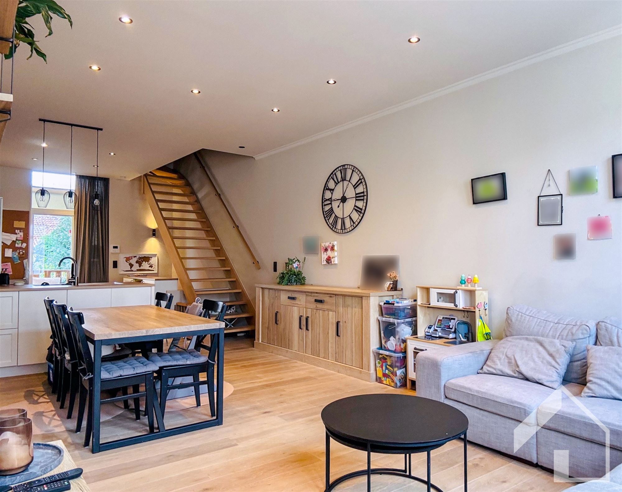 Instapklare woning met handelspand!