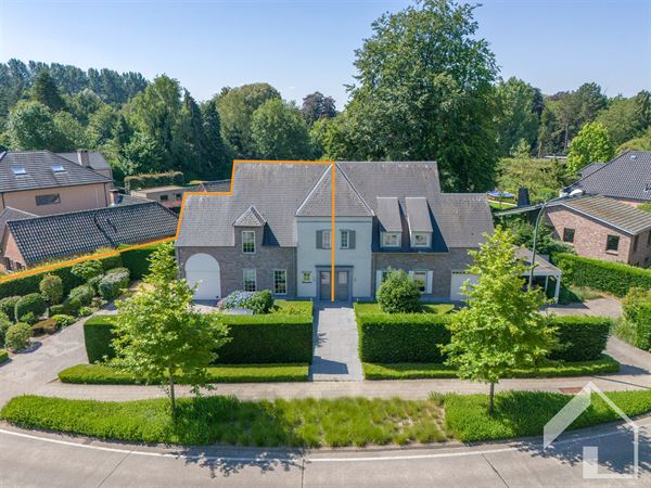 Energiezuinige woning met lift, tuin, oprit en inpandige garage