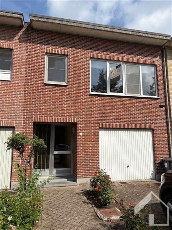 Appartement op de 1ste verdieping met 2 slaapkamers en garage