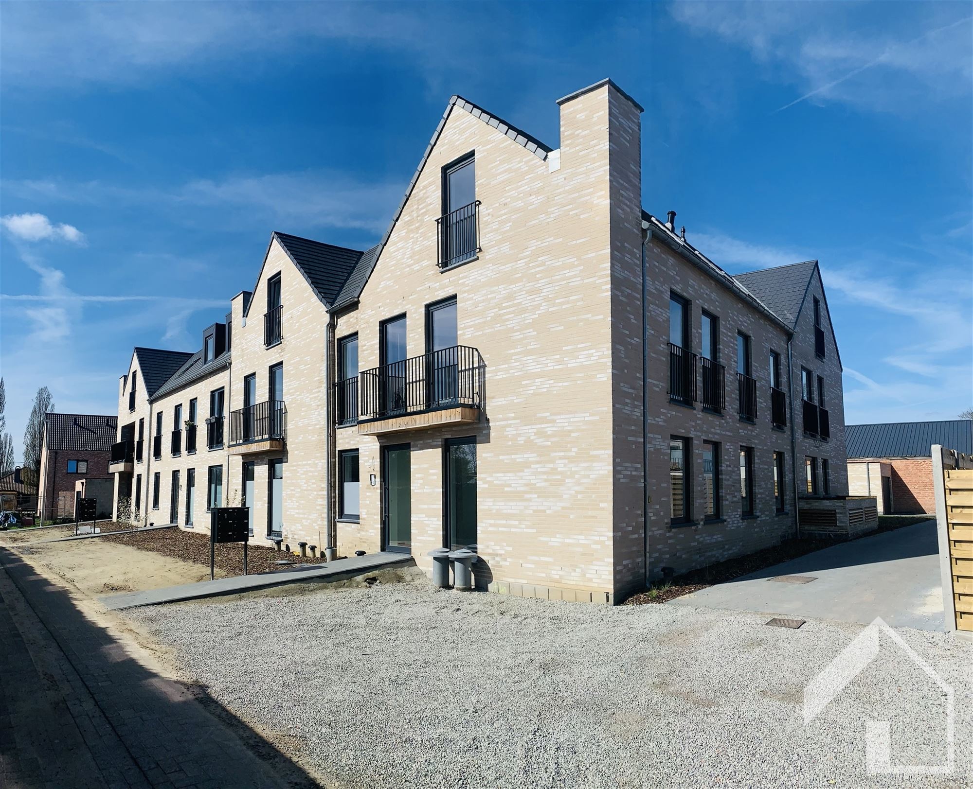 Comfortabel en recent appartement met 2 autostaanplaatsen