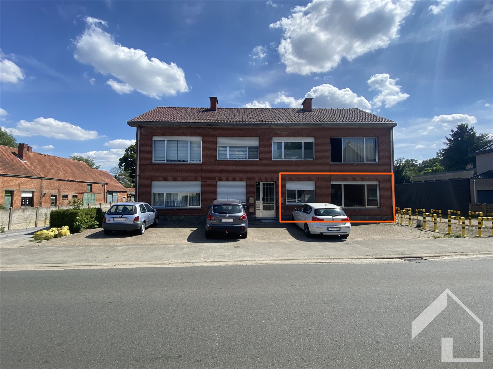 Gelijkvloers appartement met garagebox