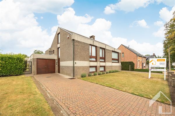 Verzorgde vrijstaande woning nabij centrum van Broechem 