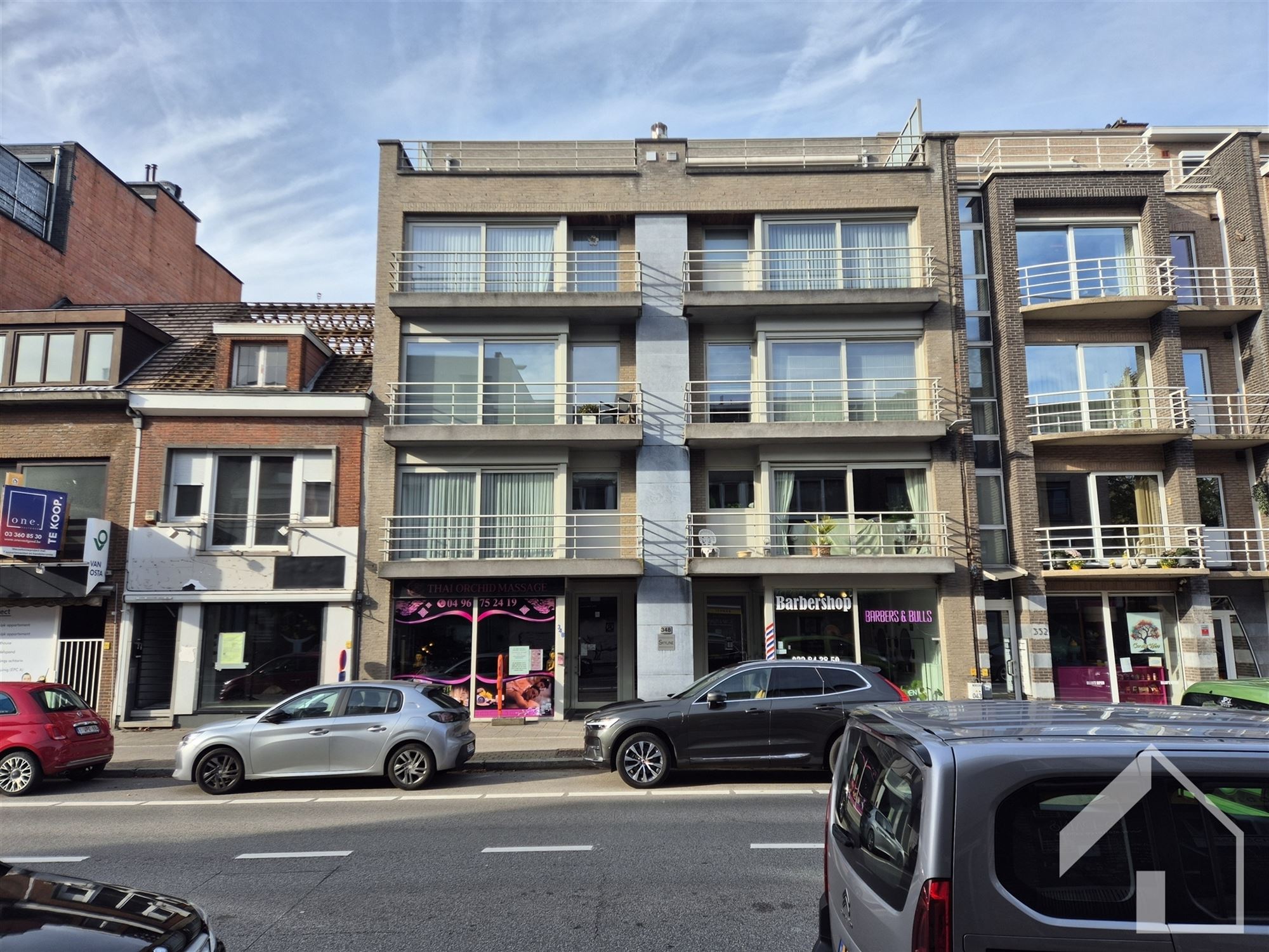 Appartement 3de verdieping, 2 slaapkamers, Lift en autostaanplaats