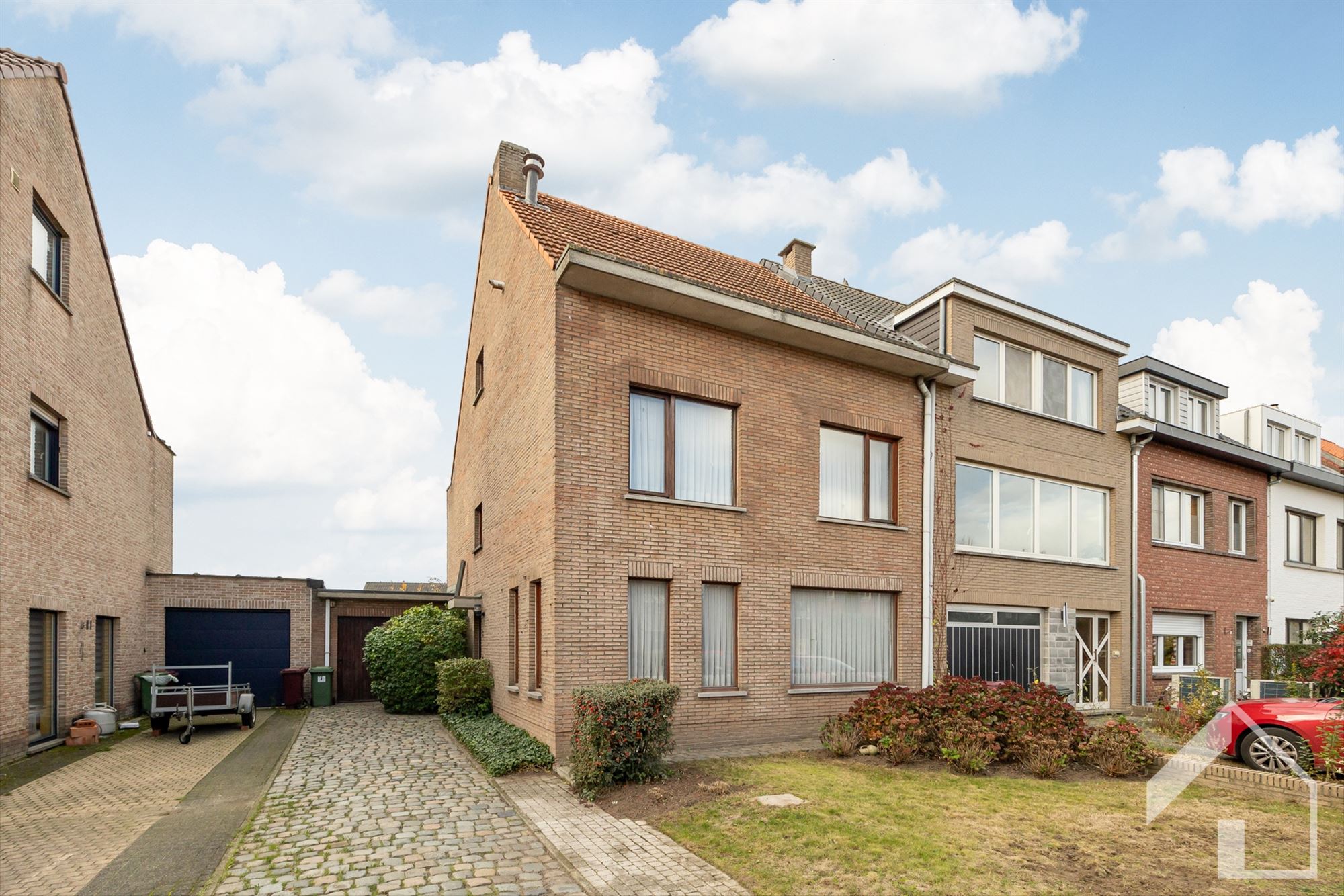 Deels te renoveren woning