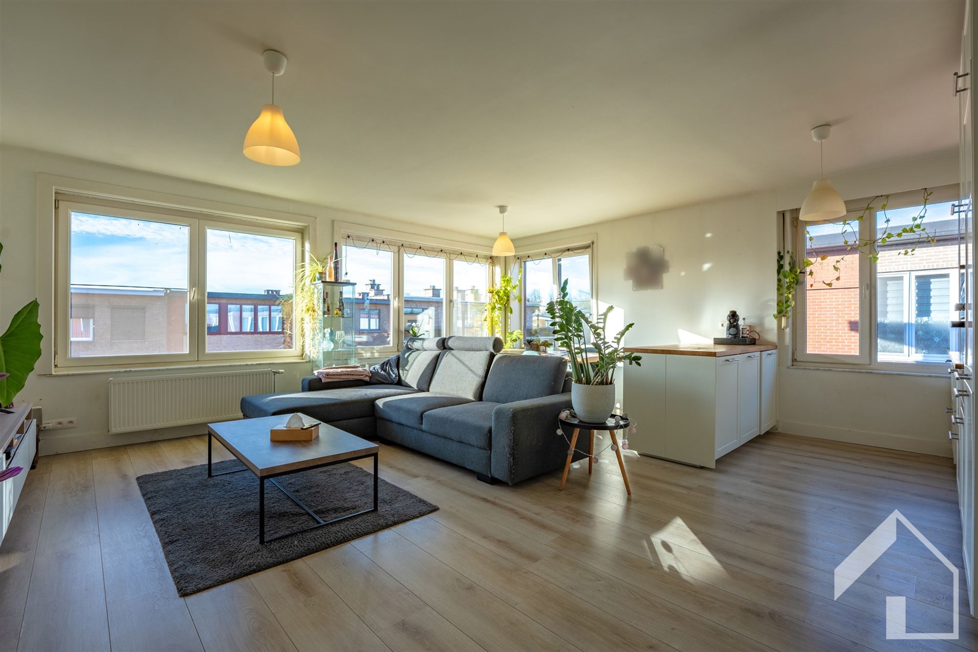 2-slaapkamerappartement met garagebox en tuin