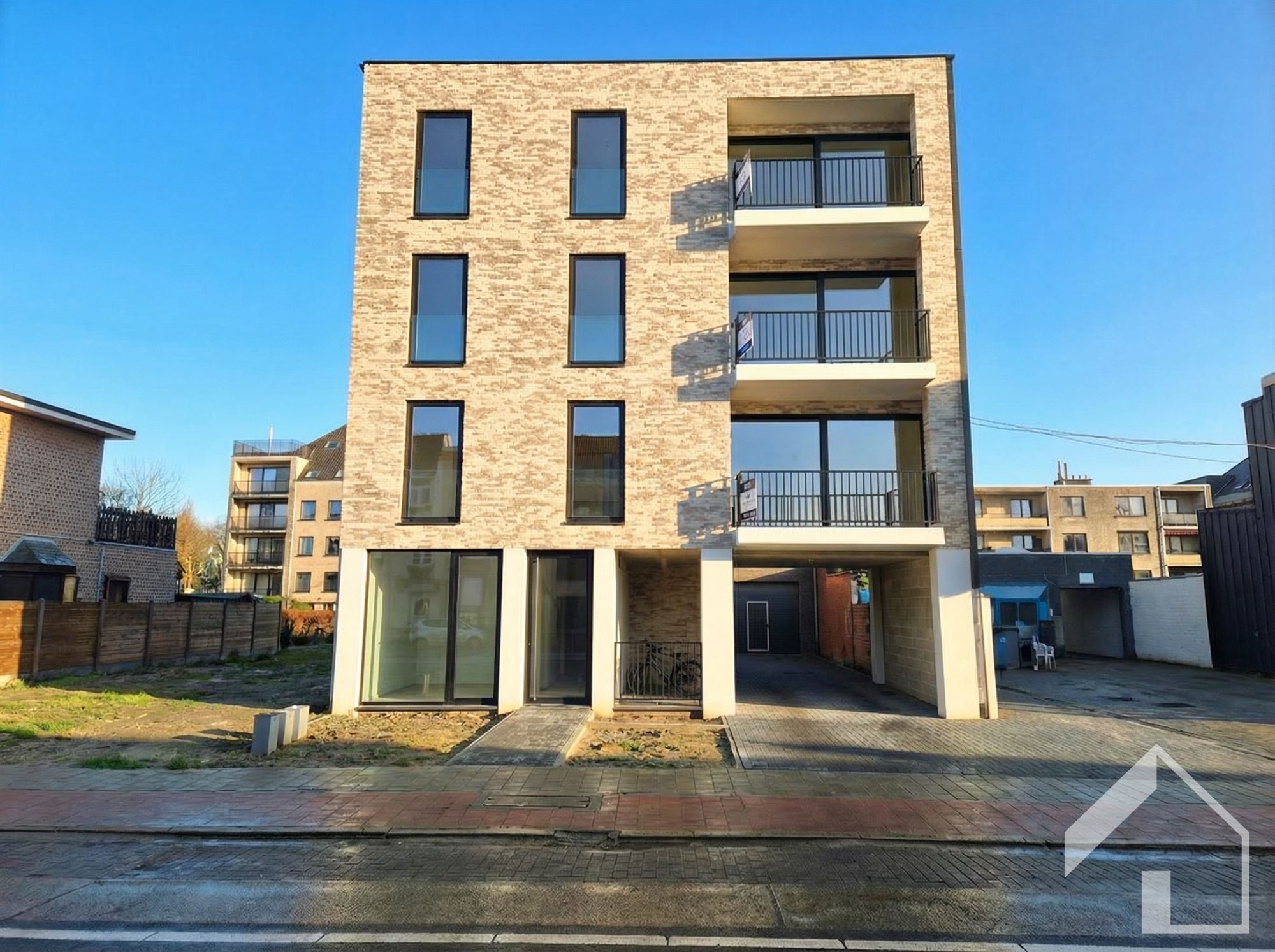 Nieuwbouw appartement op de 1ste verdieping met 2 slaapkamers, terras en lift