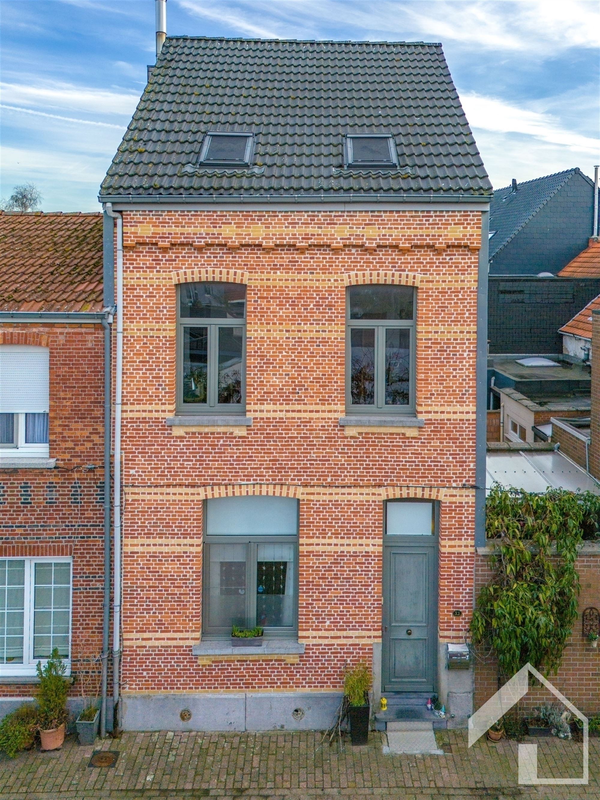 Ruime woning met 4 slaapkamers in rustige straat