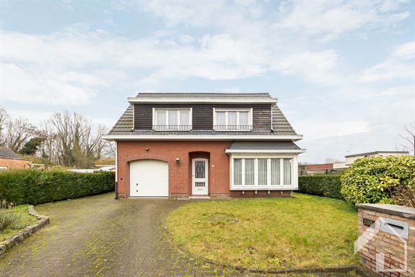 Open bebouwing met 4 slaapkamers!