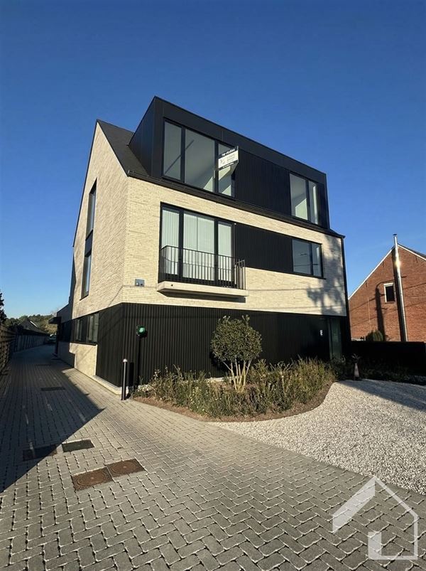 Nieuwbouwappartement op de 2e verdieping met lift