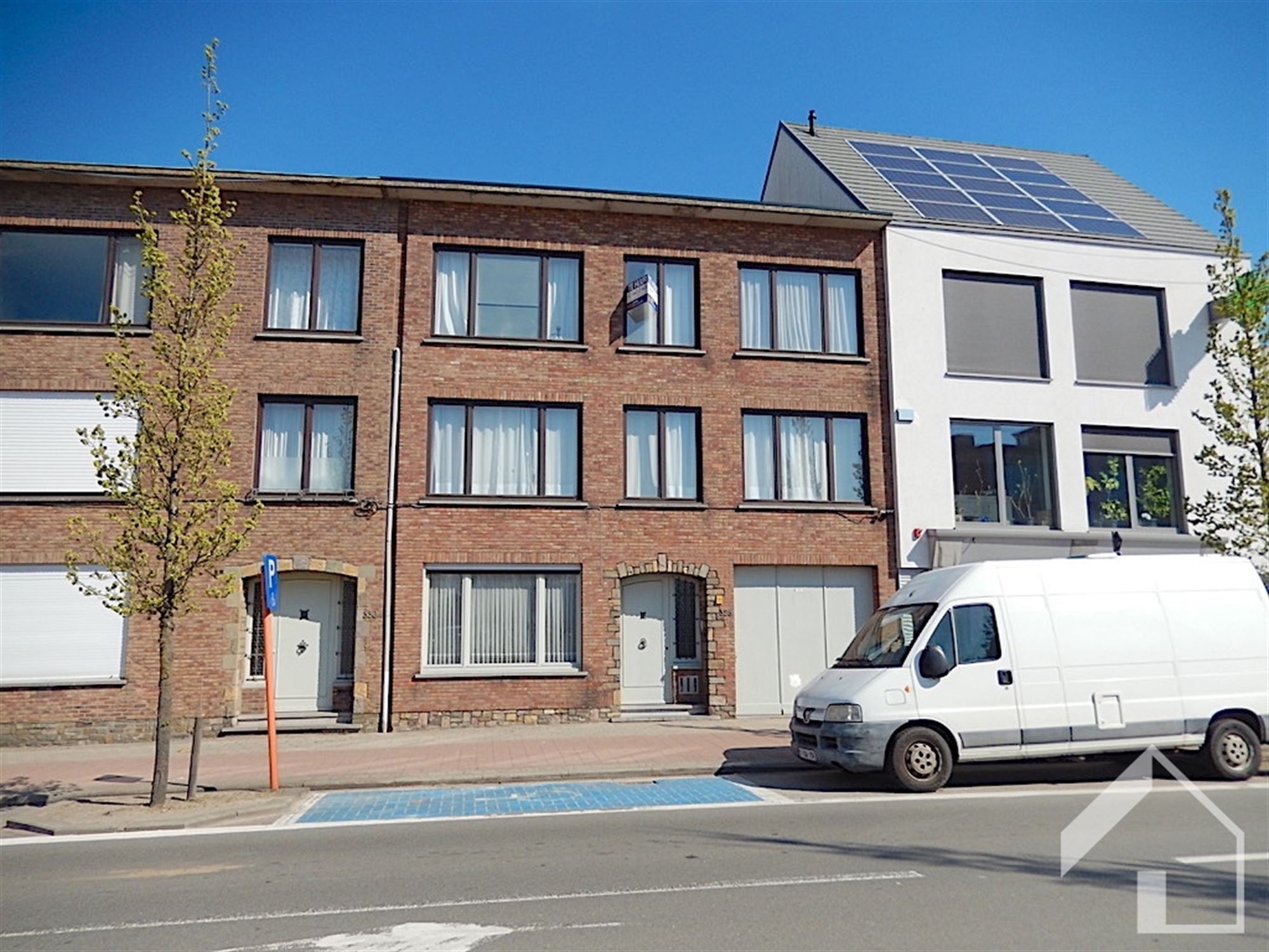 Ruim appartement op 2de verdieping