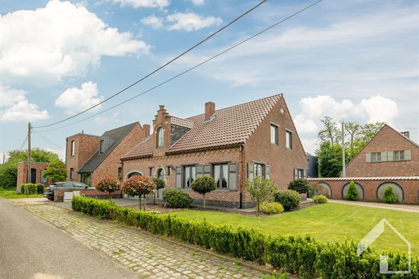 Woning met veel potentieel op een aangename locatie!