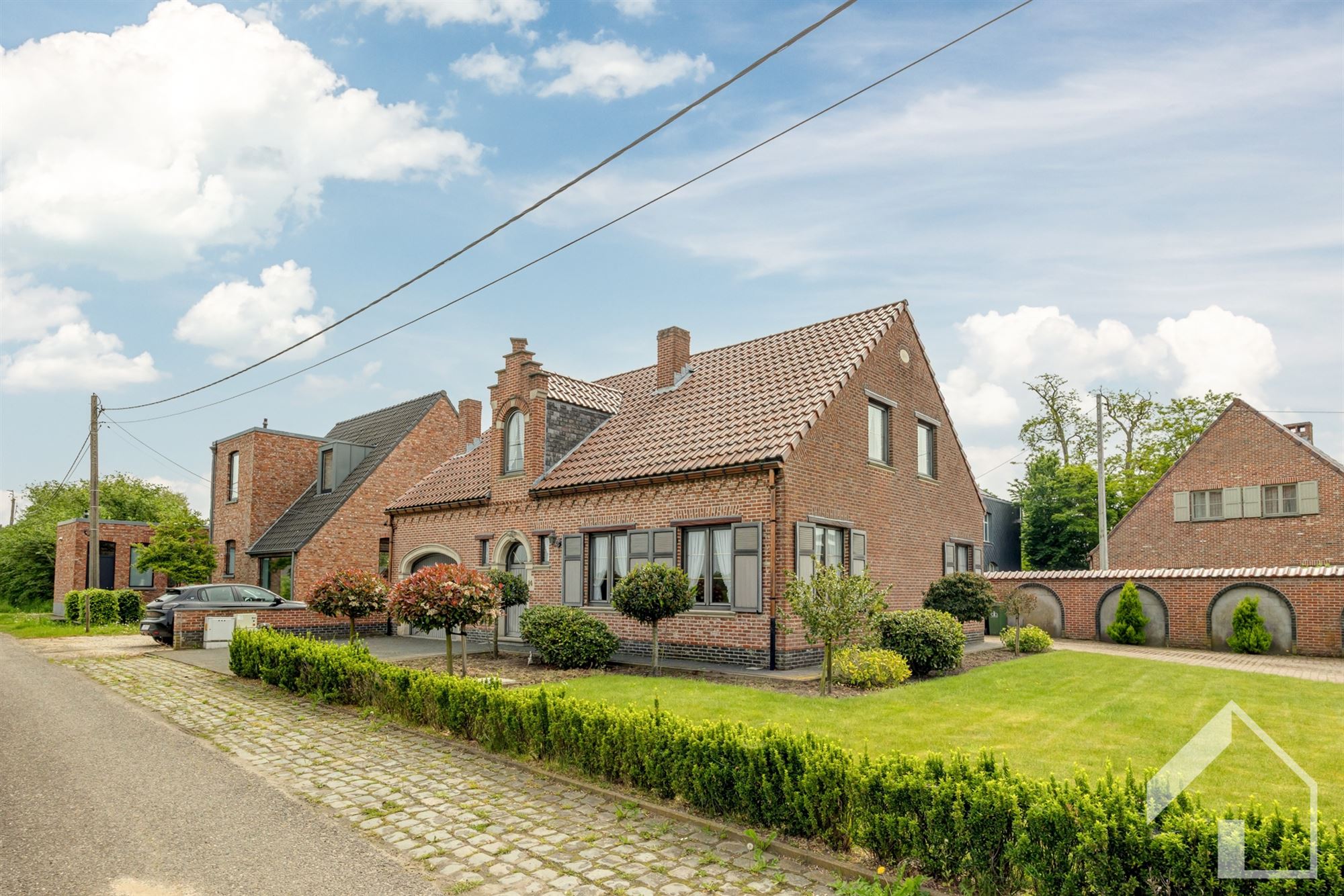 Woning met veel potentieel op een aangename locatie!