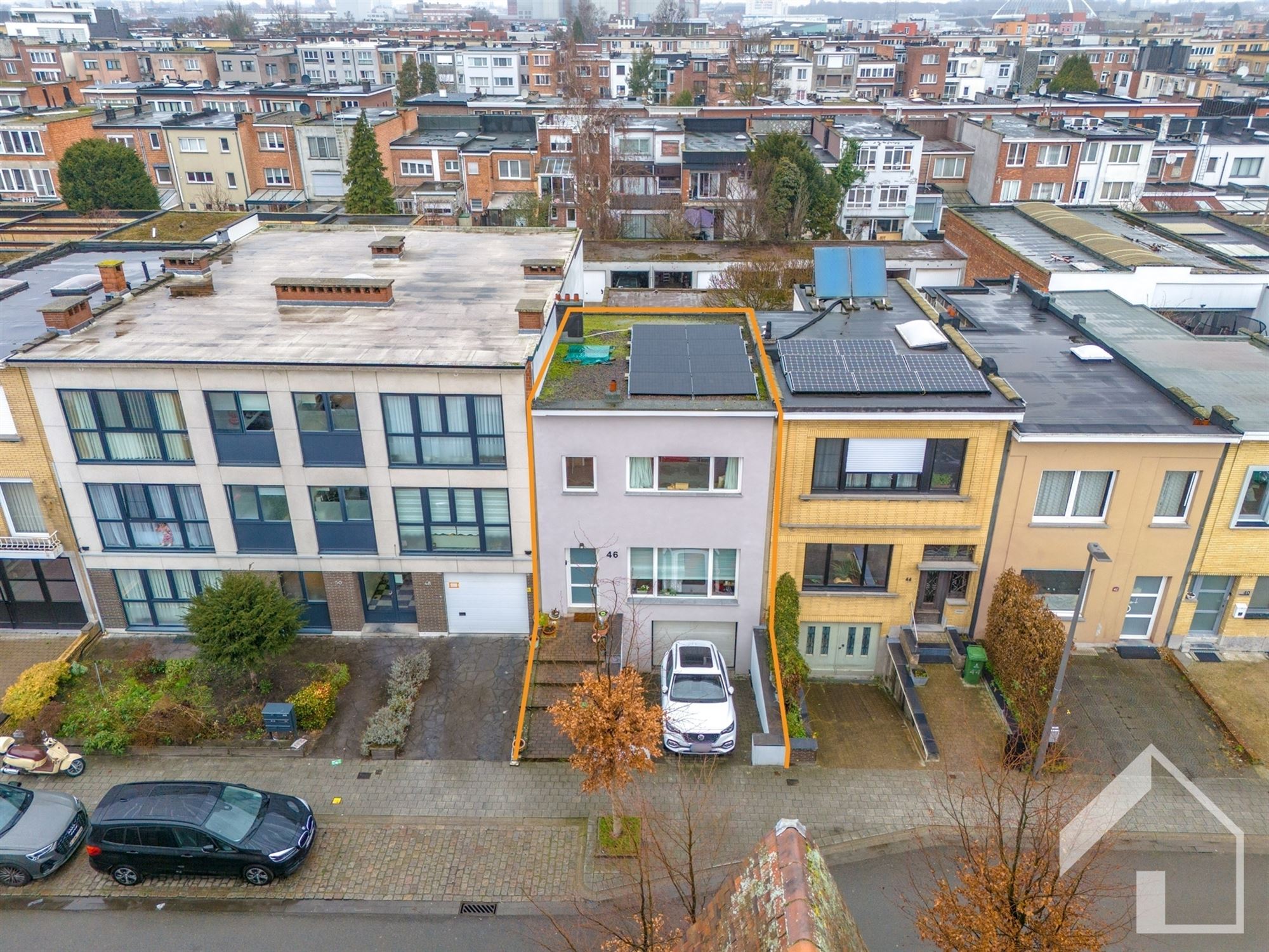 Instapklare gezinswoning met 3 slaapkamers, garage en tuin in rustige enkelrichtingsstraat te Deurne