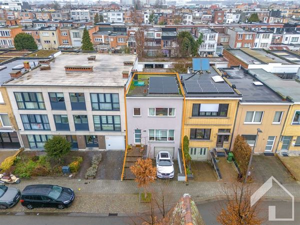 Instapklare gezinswoning met 3 slaapkamers, garage en tuin in rustige enkelrichtingsstraat te Deurne