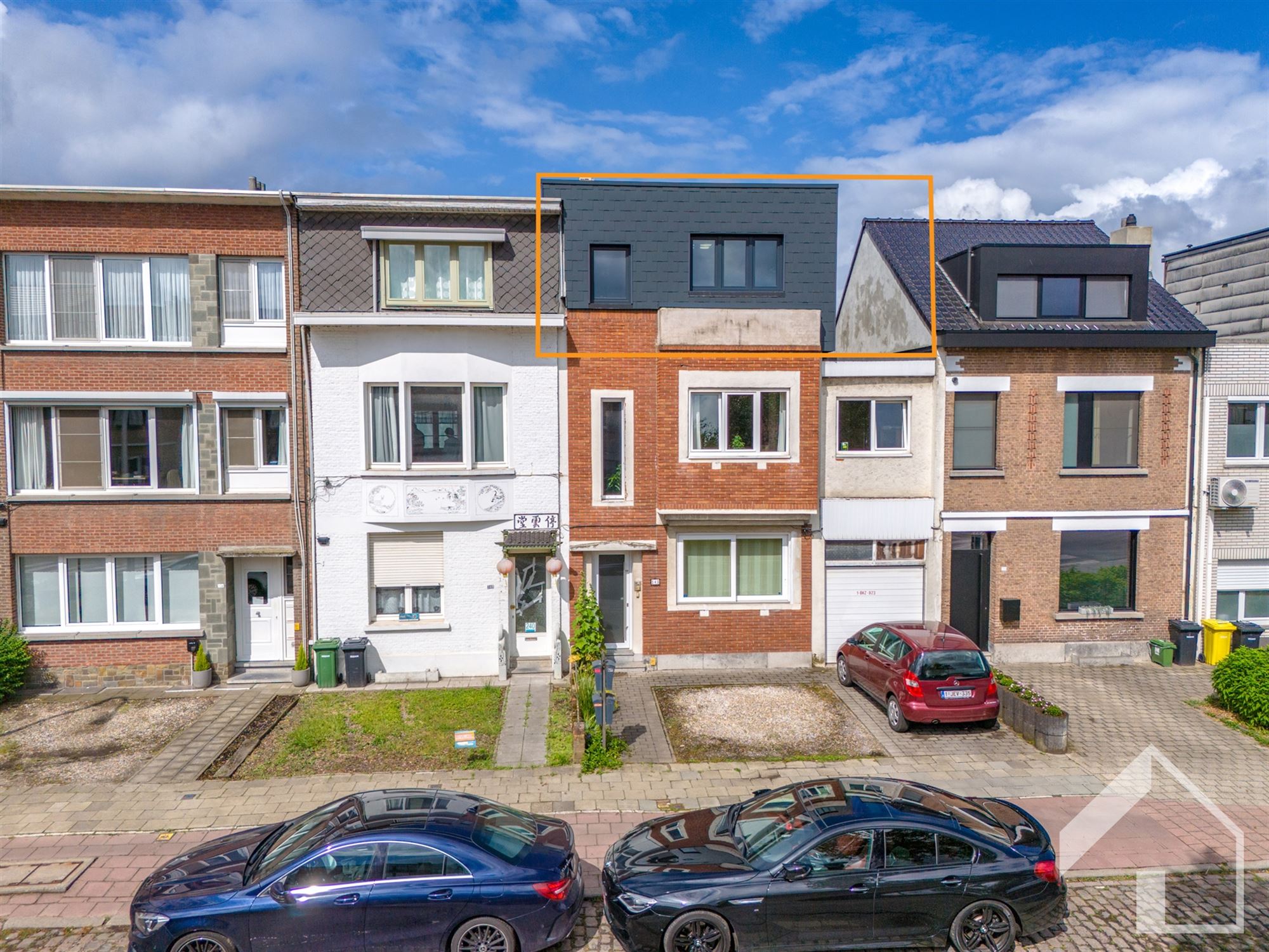 Totaal gerenoveerd dakappartement met 1 slaapkamer