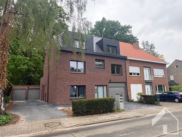 2 slaapkamer appartement met garage op de 2de verdieping