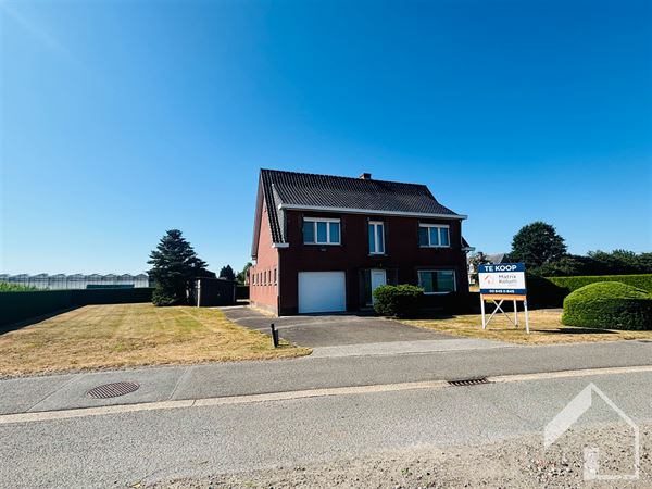 Te renoveren woning op een perceel van 1984m2