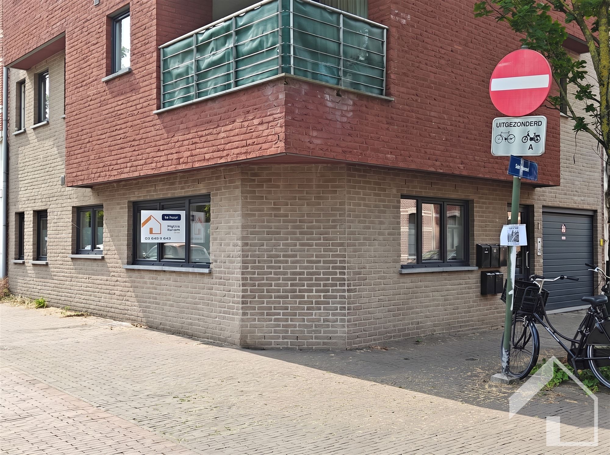 Instapklaar gelijkvloersappartement met 1 slk